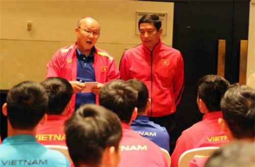 Asian Cup 2019: HLV Park Hang-seo cảnh báo ĐT Việt Nam cần tôn trọng quyết định trọng tài