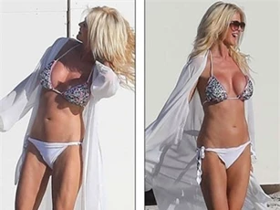 Victoria Silvstedt cuốn hút với áo tắm