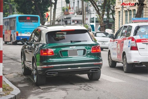 Ngắm siêu xe Bentley Bentayga Onyx Edition hai tông màu độc nhất Việt Nam