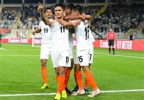 Người hùng giúp Ấn Độ “vùi dập” Thái Lan chính thức vượt qua Messi