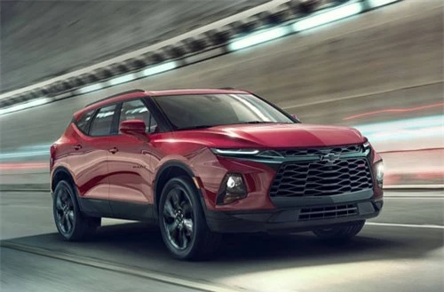 Chevrolet Blazer 2019 chốt giá từ 30.000 USD. Mẫu xe Crossover Chevrolet Blazer 2019 vừa chính thức được mở bán tại Mỹ. Nếu khách hàng lựa chọn đầy đủ các tùy chọn mà nhà sản xuất đưa ra sẽ phải trả số tiền lên đến 65.695 USD để sở hữu chiếc SUV này. (CHI TIẾT)