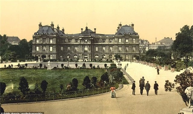  Cung điện Luxembourg, ở Paris, Pháp. 