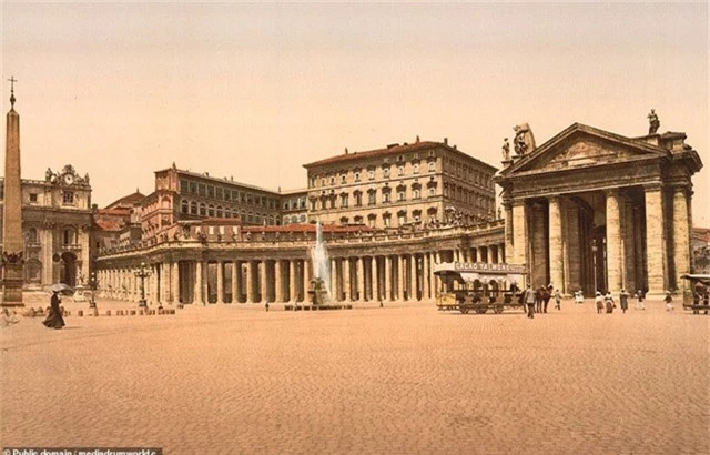  Quảng trường St. Peter ở thành Vatican. 