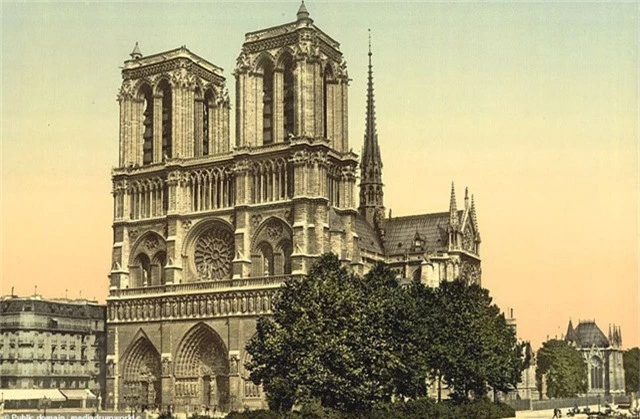  Nhà thờ Đức Bà Paris ở Paris, Pháp. 