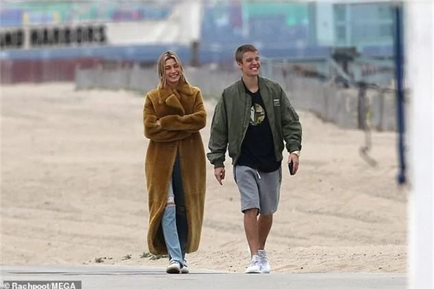 Justin Bieber hạnh phúc bên vợ siêu mẫu - Ảnh 4.