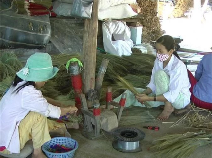 quang nam: ca lang kham kha nho thu nha giau, nha ngheo deu dung hinh anh 2