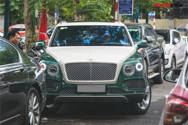 Soi kĩ Bentley Bentayga Onyx Edition hai tông màu độc nhất Việt Nam - Ảnh 2.