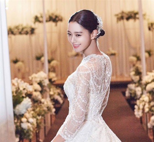 "Mỹ nhân tốc váy" bí mật kết hôn với đại gia, chuyển vào ở nhà siêu sang