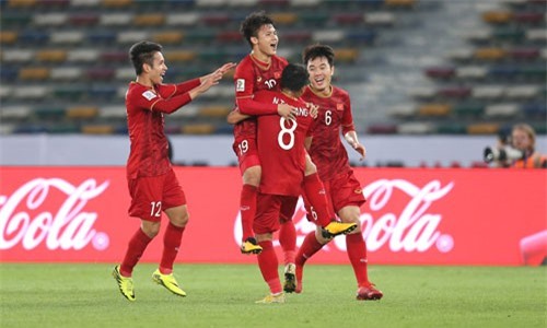 CĐV Đông Nam Á ấn tượng với màn trình diễn của ĐT Việt Nam