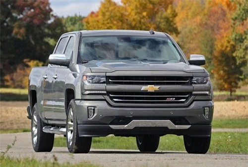 2. Chevrolet Silverado (doanh số: 585.581 chiếc).