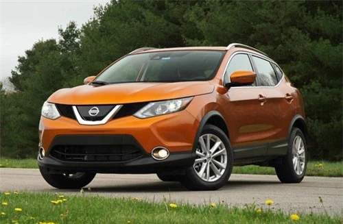 5. Nissan Rogue/Rogue Sport (doanh số: 412.110 chiếc).