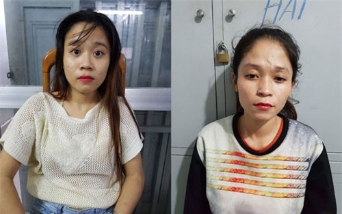 TPHCM: 2 cô gái kéo túi xách trộm điện thoại của người dừng đèn đỏ