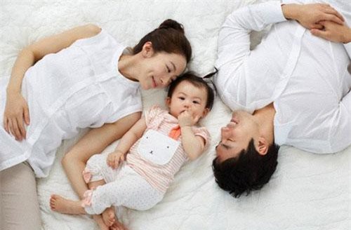 Cha mẹ tuyệt đối đừng làm những điều sau với trẻ sơ sinh nếu không muốn sau này trẻ trở nên bất trị, khó bảo