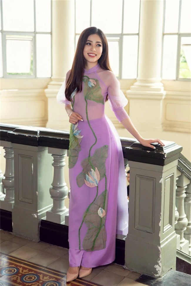 Hoa hậu Tiểu Vy, Á hậu Phương Nga, Thúy An khoe nhan sắc rực rỡ trong tà áo dài Tết - Ảnh 12.