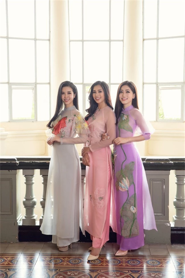 Hoa hậu Tiểu Vy, Á hậu Phương Nga, Thúy An khoe nhan sắc rực rỡ trong tà áo dài Tết - Ảnh 2.