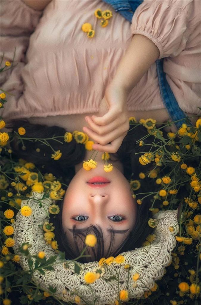Nàng thơ tuổi teen khoe sắc giữa vườn hoa cúc vàng - Ảnh 10. Nàng thơ tuổi teen khoe sắc giữa vườn hoa cúc vàng - Ảnh 10.