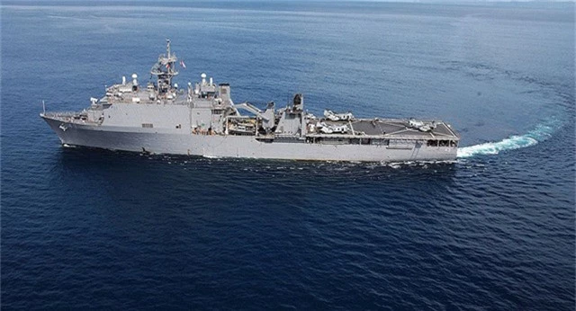  Tàu USS Fort McHenry của Mỹ. (Ảnh: Sputnik) 