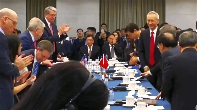  Phó Thủ tướng Trung Quốc Lưu Hạc bất ngờ tham gia cuộc đàm phán thương mại cấp thứ trưởng giữa Mỹ và Trung Quốc ngày 7/1 tại Bắc Kinh. (Ảnh: SCMP) 