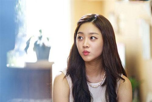 Ngày đầu làm dâu, nàng dâu ngủ quên khiến mẹ chồng giận nhưng cũng nhờ nhanh trí, cô đã cứu ngay bàn thua trông thấy