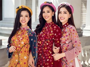 Hoa hậu Tiểu Vy, Á hậu Phương Nga, Thúy An khoe nhan sắc rực rỡ trong tà áo dài Tết