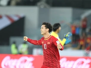 CLIP: Công Phượng nâng tỷ số lên 2-1 cho ĐT Việt Nam