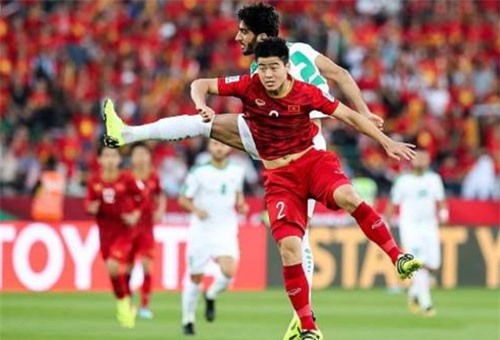 Vì sao Duy Mạnh không phá bóng trong bàn thua đầu tiên của Việt Nam trước Iraq?