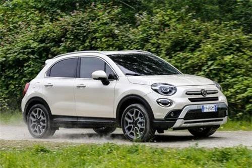 3. Fiat 500x (doanh số: 49.931 chiếc).