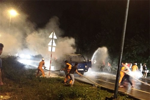 CLIP HOT (9/1): Xe tải bốc cháy ở đường dẫn hầm Hải Vân, mưa tuyết trắng xóa trên đỉnh Fansipan