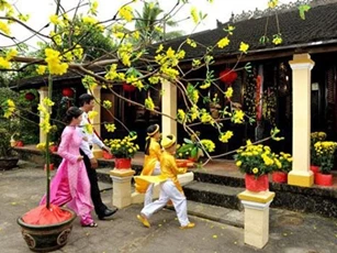 10 năm lấy chồng chưa từng được về nhà Tết âm, Tết dương cũng bị cấm