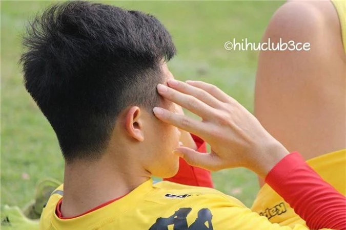 Không đá Asian Cup, Đình Trọng vẫn ghi điểm với fan nữ khi bình luận bóng đá - Ảnh 6.