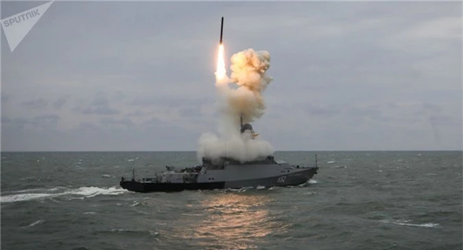 Nga phát triển biến thể uy lực vượt trội của tên lửa “sát thủ” Kalibr - Ảnh 1.