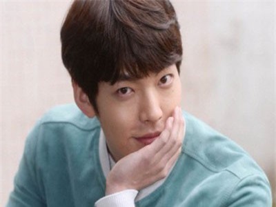 Sau 2 năm chữa bệnh ung thư, tài tử Kim Woo Bin sắp trở lại làng giải trí?