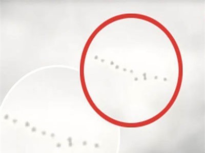 Hàng loạt vật thể bay kì lạ xuất hiện trên bầu trời nước Mỹ