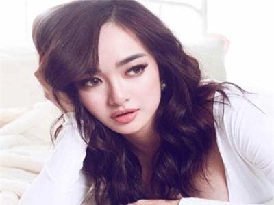 Kaity Nguyễn diện bikini khoe dáng phồn thực để chào tuổi 19