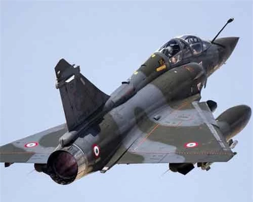 Một chiến đấu cơ Mirage 2000D của Không quân Pháp.