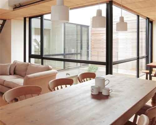 Ngôi nhà trong hẻm nhưng không hề thiếu sáng