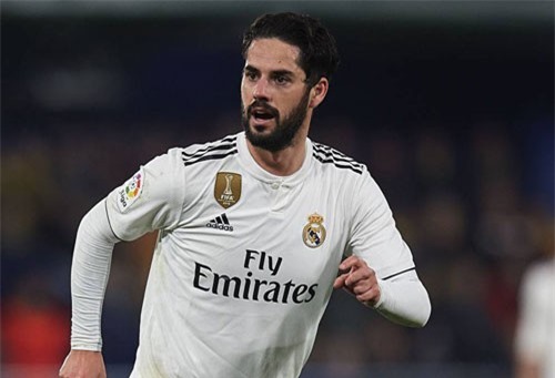 'Like dạo' bình luận chê bai HLV Solari, Isco sắp bị tống cổ khỏi Real?