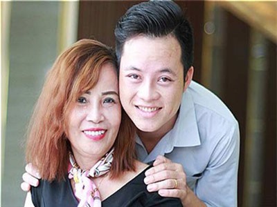 Để đỡ lệch khi đi cạnh chồng trẻ, cô dâu Cao Bằng 62 tuổi đã 'đại tu' những gì?