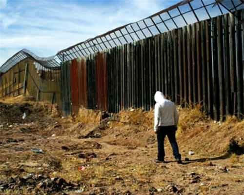 Mexico: Tìm thấy hàng chục thi thể gần biên giới với Mỹ