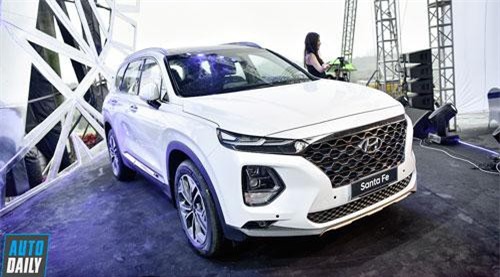 Giá lăn bánh xe Hyundai SantaFe 2019 tại Việt Nam