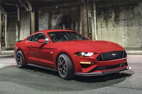 2. Ford Mustang GT Performance Pack 2.