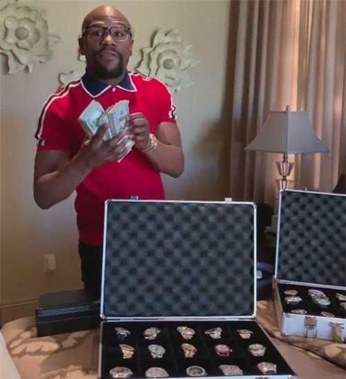 Kiếm bộn tiền, Floyd Mayweather tậu bộ sưu tập đồng hồ gần 400 tỷ