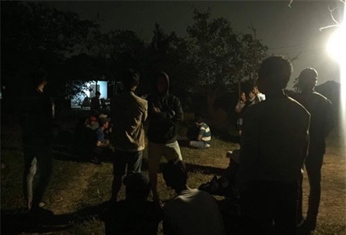 CLIP: 2 người đàn ông bị bạn nhậu đâm chết vì tranh cãi giá điện thoại Vertu