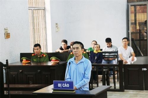 Đắk Lắk: Đến tòa làm thủ tục ly hôn, vợ bị chồng đâm tử vong