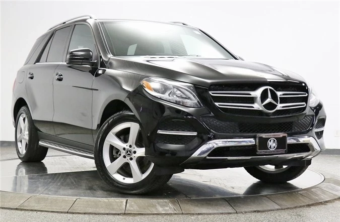 Bảng giá xe Mercedes-Benz tại Việt Nam tháng 1/2019. Thương hiệu xe sang duy nhất có nhà máy tại Việt Nam - Mercedes-Benz có thế mạnh về giá bán khi thuế nhập khẩu linh kiện chỉ khoảng 30%, so với các mức thuế nhập khẩu xe nguyên chiếc lên tới 70%. (CHI TIẾT)