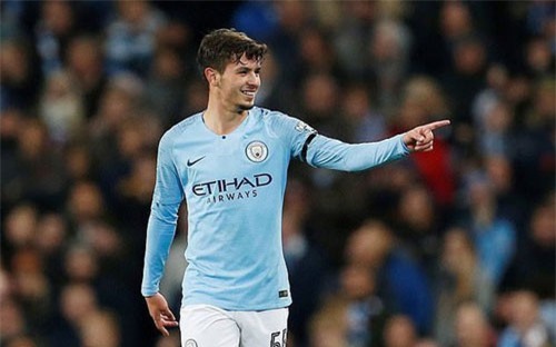 HLV Guardiola bất ngờ lên tiếng về tân binh của Real 