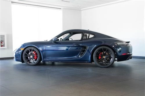 8. Porsche 718 Cayman GTS.