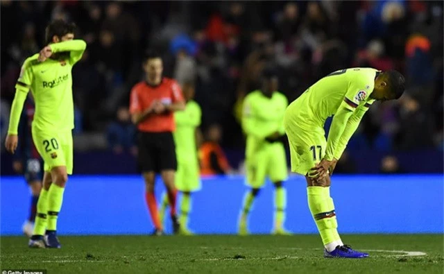 Vắng Messi, Barcelona thua sốc trước Levante - Ảnh 8.