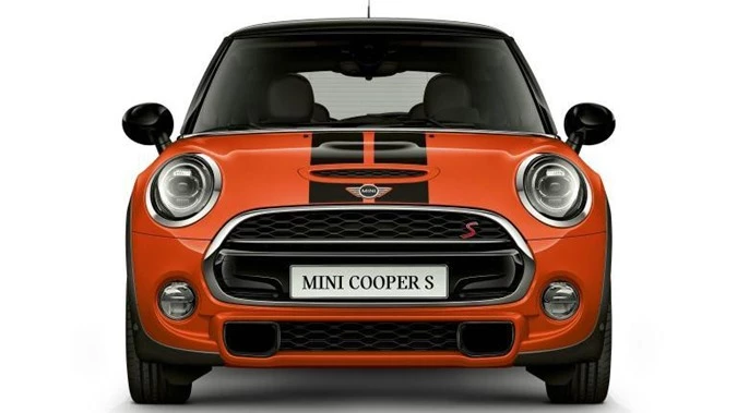 Bảng giá xe MINI Cooper tại Việt Nam tháng 1/2019. MINI cùng với BMW hiện do tập đoàn ôtô trong nước - Trường Hải phân phối độc quyền tại Việt Nam; hiện thương hiệu này có các mẫu Cooper S 3 cửa và 5 cửa (mỗi loại có hai phiên bản tiêu chuẩn và cao cấp) cùng duy nhất một mẫu SUV - mẫu Clubman... (CHI TIẾT)