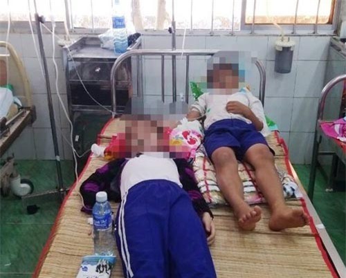 Cà Mau: Nhiều học sinh nhập viện sau khi súc miệng bằng dung dịch fluor